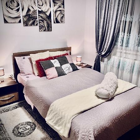 Home Residence อัลบายูเลีย ภายนอก รูปภาพ